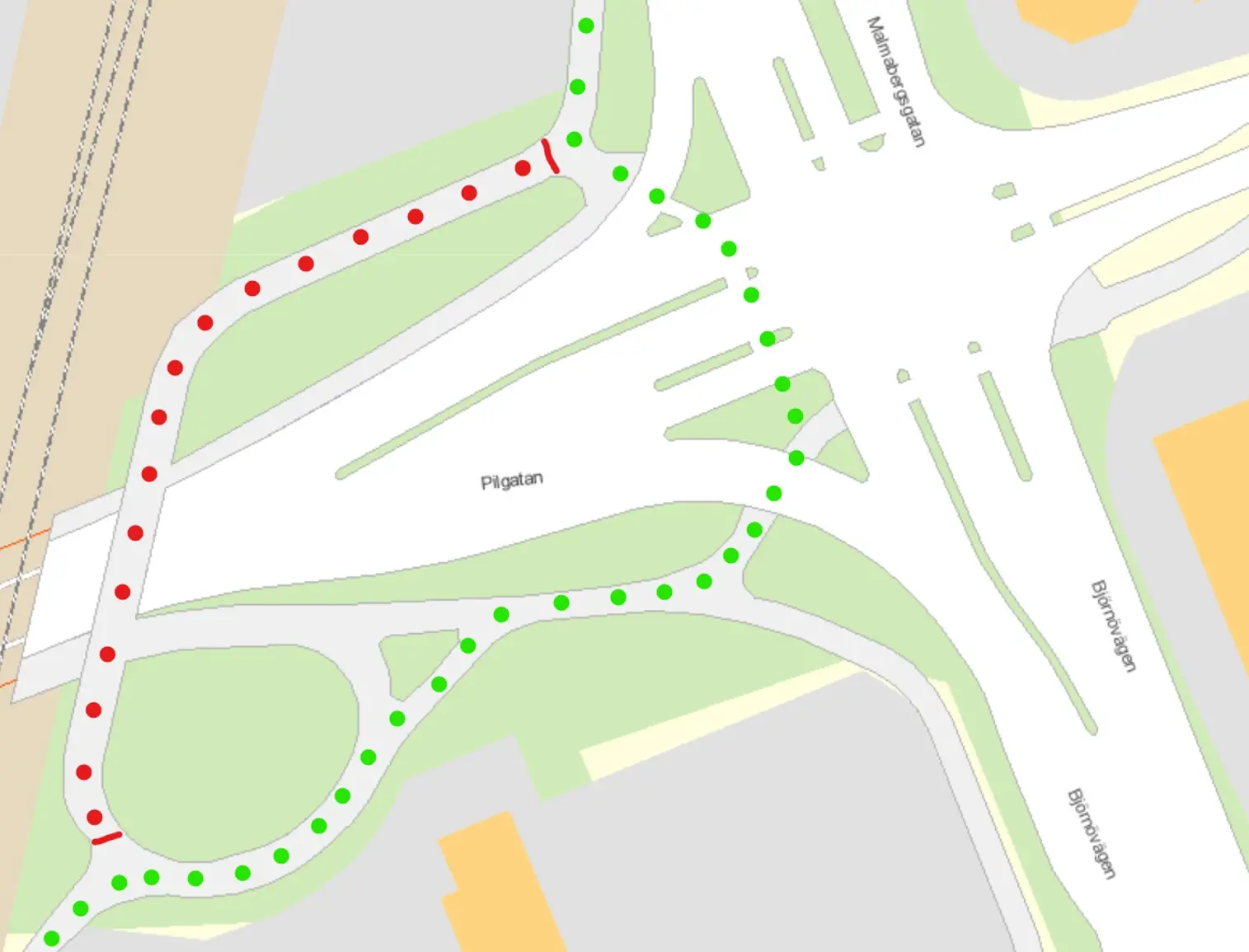 Karta över gång och cykelbron ovan Pilgatan. Sträckan över bron är rödmarkerad. Det finns en grön markering längs övergångsstället vid Röda Torget.
